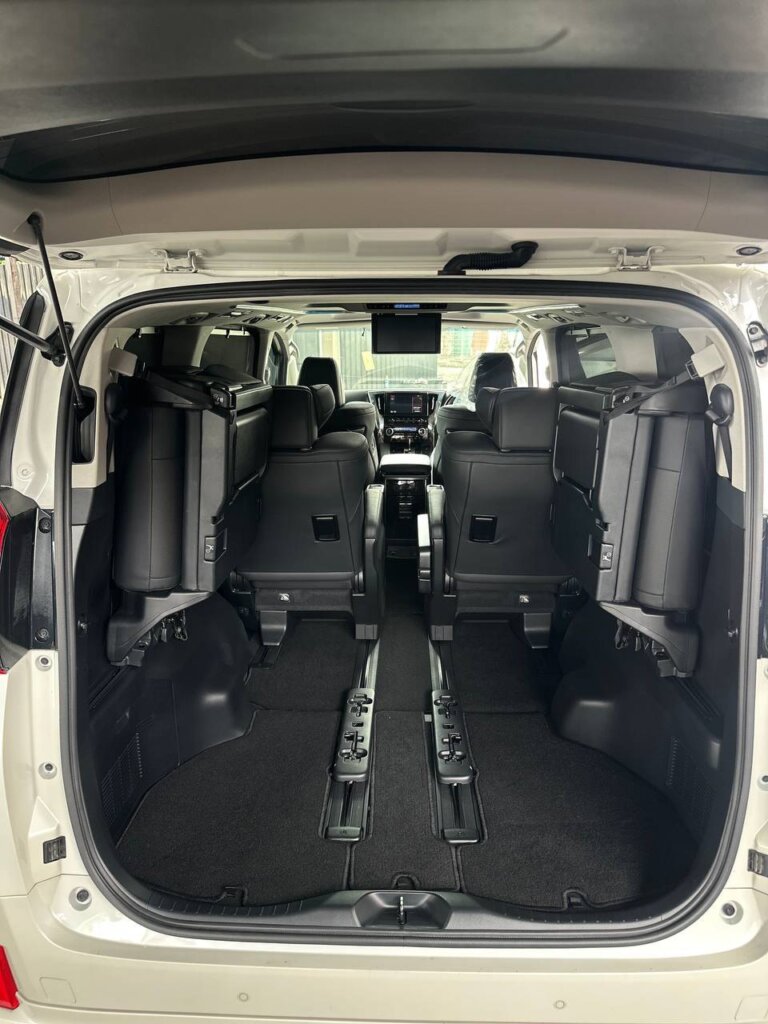 Toyota Alphard SC 2023 · 61663