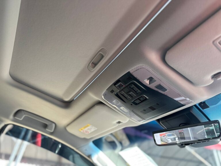 Toyota Alphard SC 2023 · TG-1673