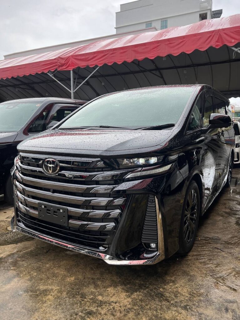 Toyota Vellfire Z PREMIER 2023 · TG-1905
