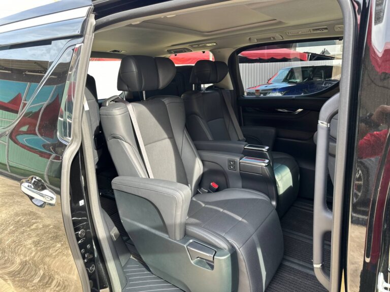 Toyota Alphard SC 2023 · TG-1673