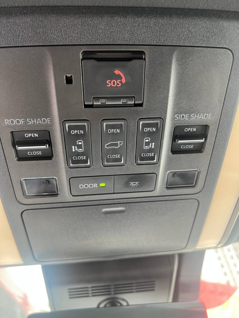 Toyota Alphard Z 2025 · TG-1883