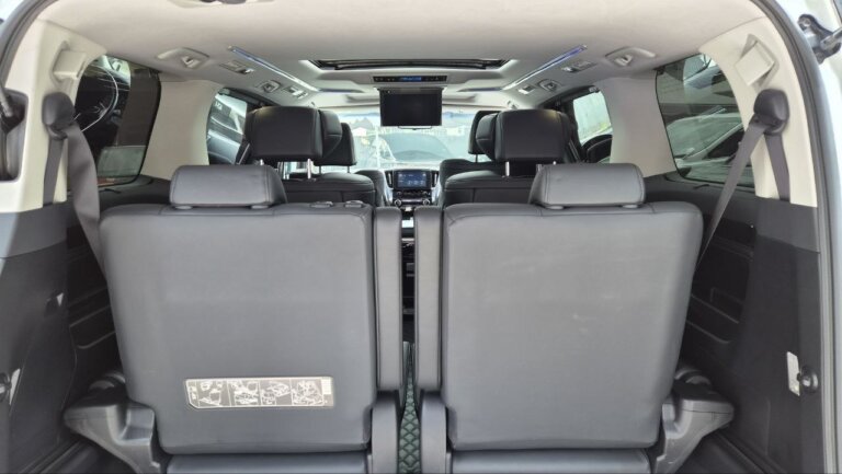 Toyota Alphard SC · 18401