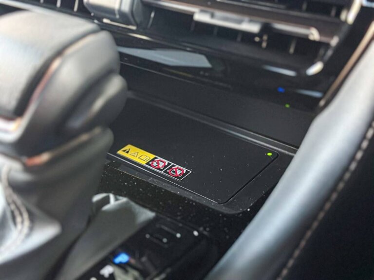 Toyota Alphard Z 2025 · 25458