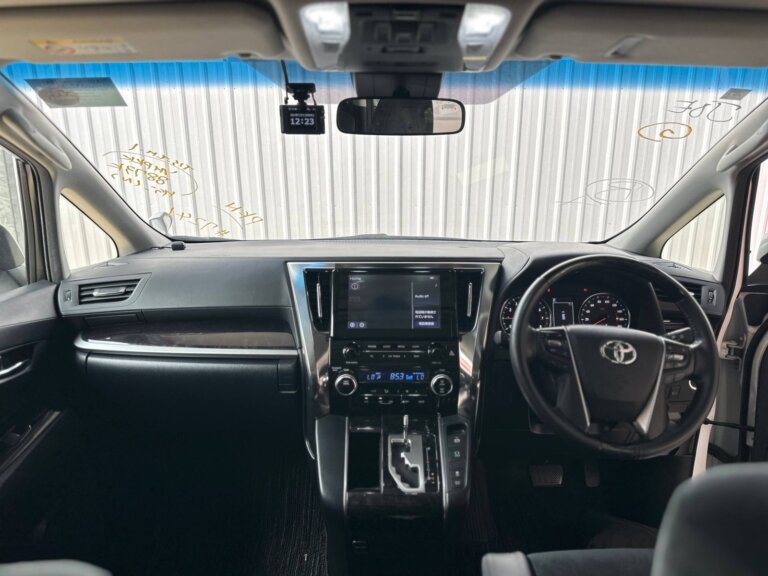 Toyota Alphard 2022 · TG-1656