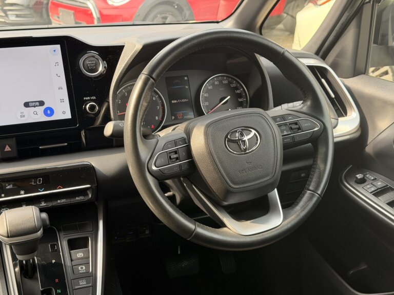 Toyota Noah · 12068
