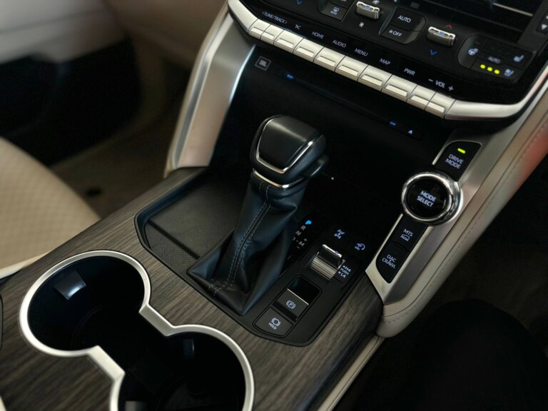 Toyota Land Cruiser 2024 · TG-1600