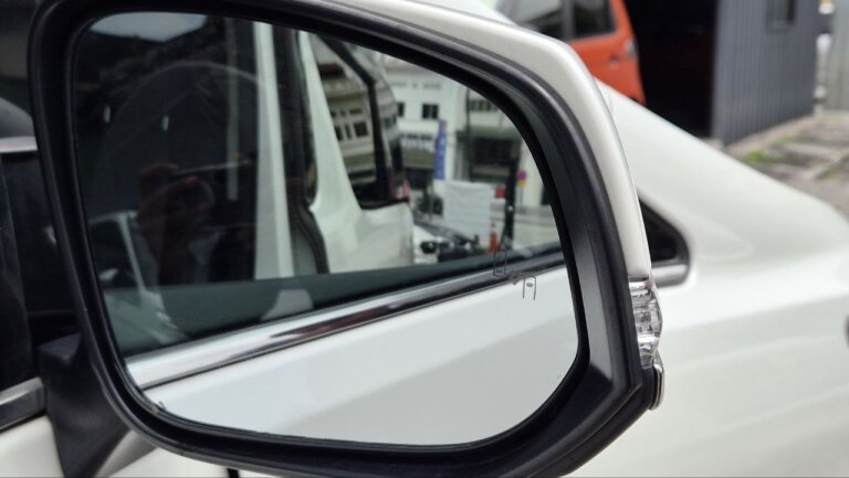 Toyota Alphard SC · 18401