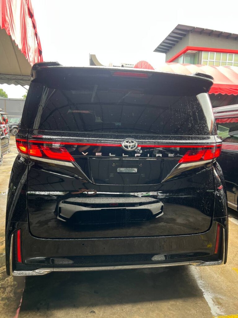 Toyota Vellfire Z PREMIER 2023 · TG-1905