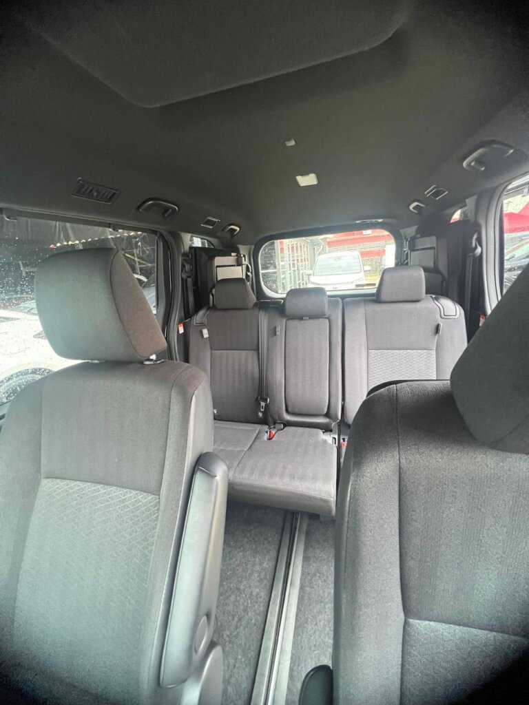 Toyota Voxy S-G 2023 · TG-2168