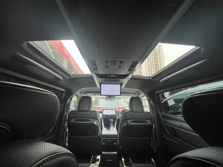 Toyota Alphard Z 2025 · TG-1883