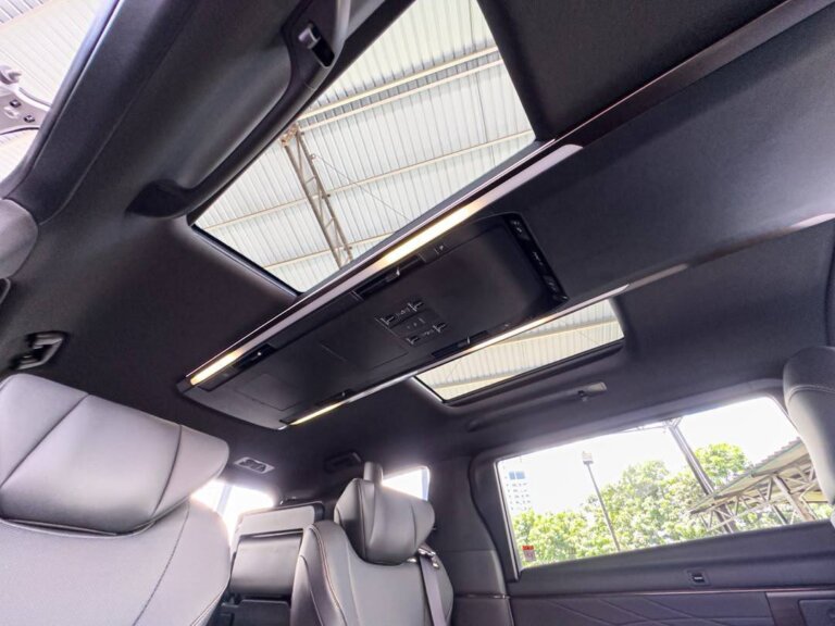 Toyota Alphard Z 2025 · 35640