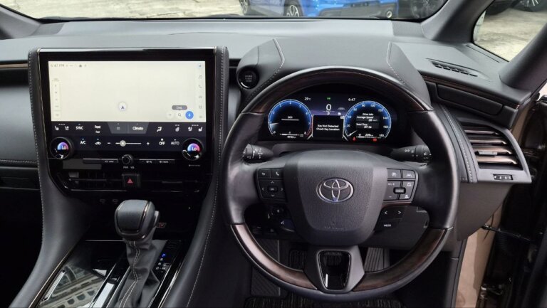 Toyota Alphard Z · 32169