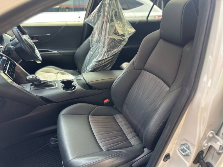 Toyota Harrier Z 2021 · TG-1572
