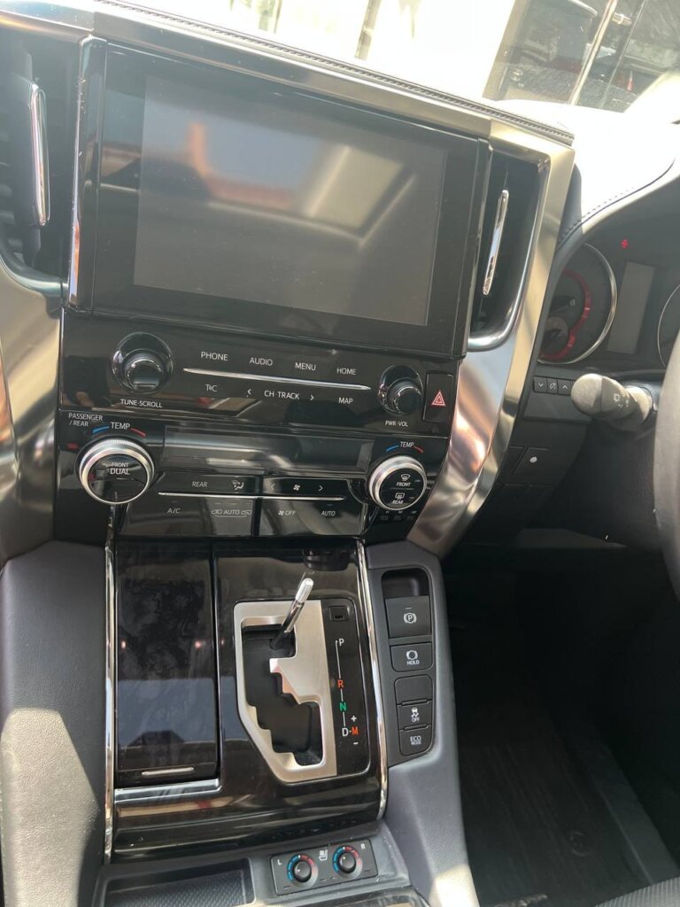 Toyota Alphard SC 2021 · TG-2108