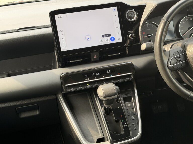 Toyota Noah · 12068