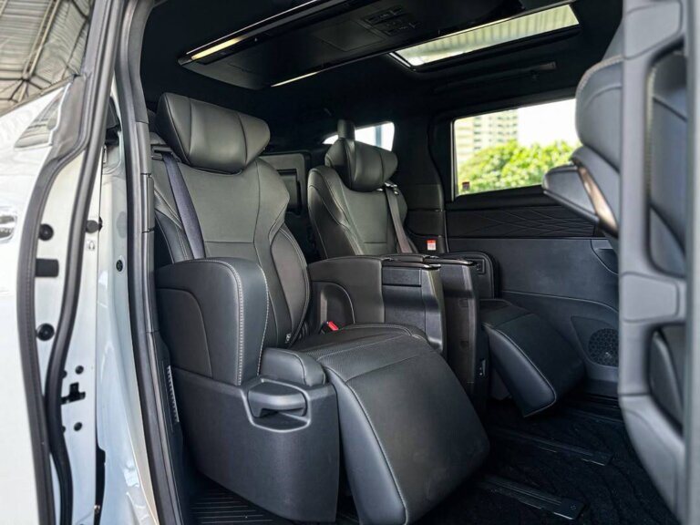 Toyota Alphard Z 2025 · 35640