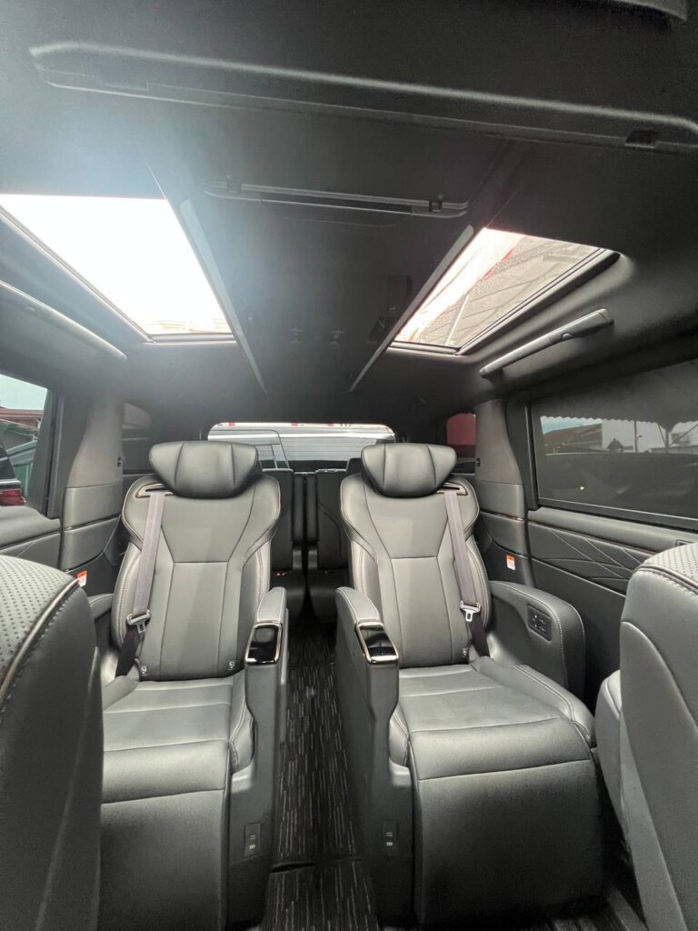 Toyota Alphard Z 2025 · TG-1883