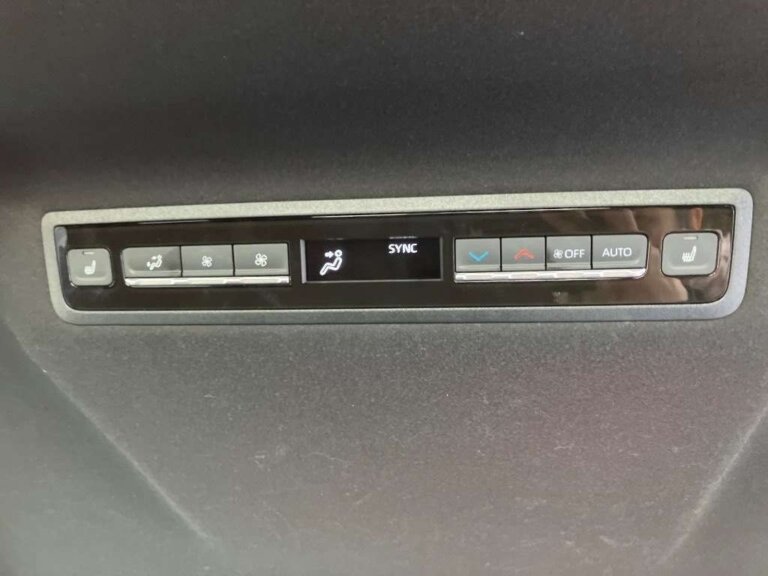 Toyota Voxy SZ 2022 · 27059