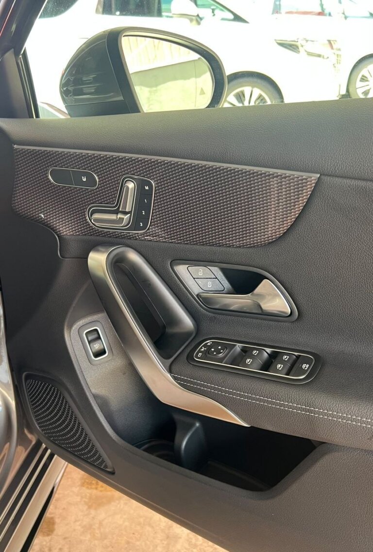 Mercedes-Benz A180 2023 · 98665