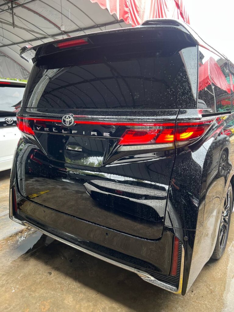 Toyota Vellfire Z PREMIER 2023 · TG-1905