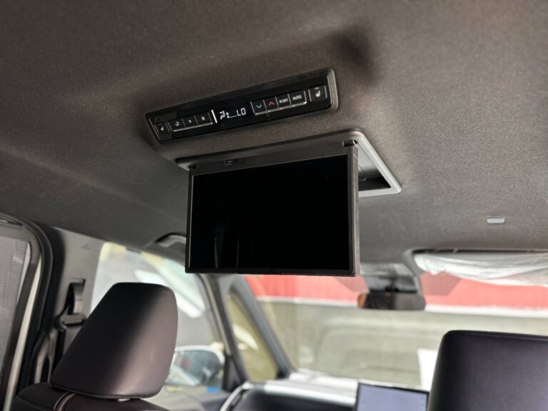 Toyota Noah 2022 · 07652