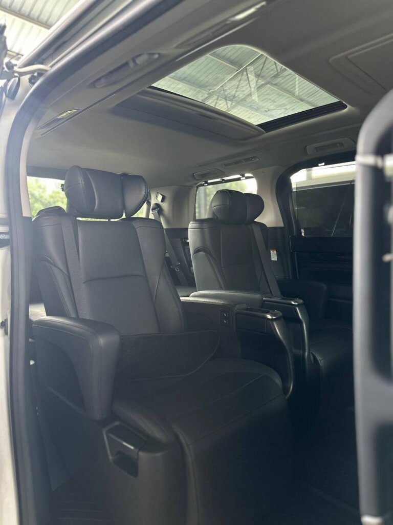 Toyota Alphard SC 2021 · 93180