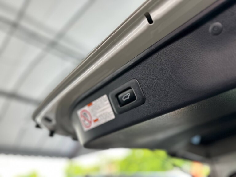 Toyota Alphard SC 2021 · TG-1742
