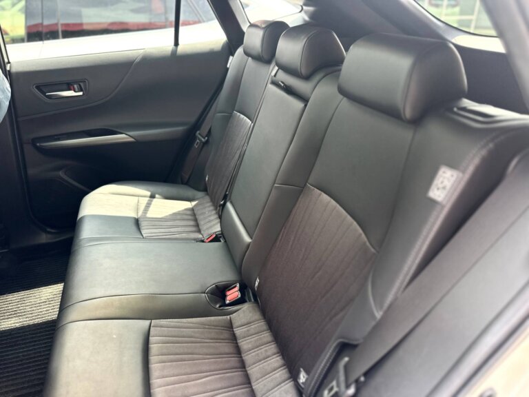 Toyota Harrier Z 2021 · TG-1572