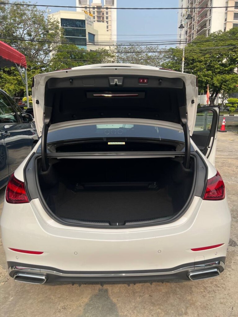 Mercedes-Benz C200 AMG 2022