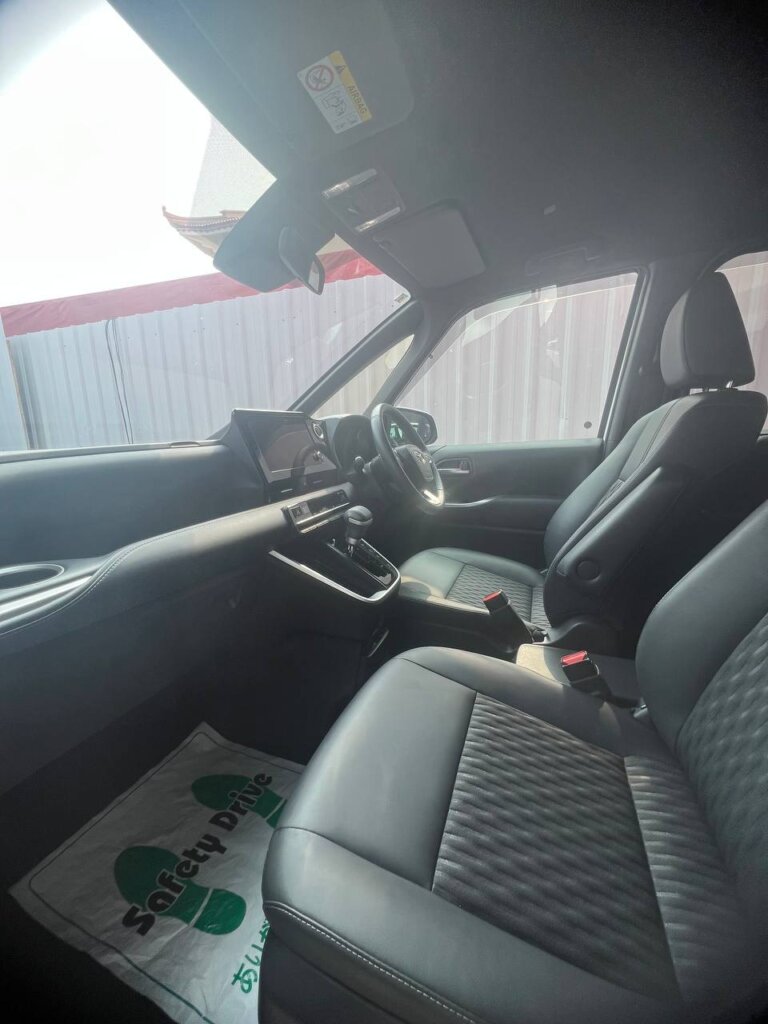 Toyota Noah 2.0 SZ 2023