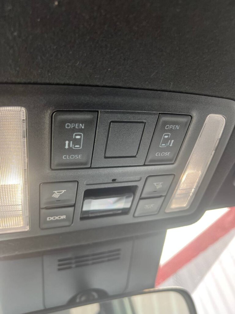 Toyota Noah 2.0 SZ 2023
