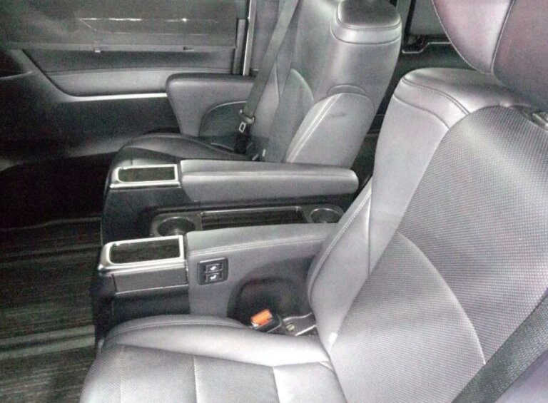 Toyota Alphard SC 2021 · 81452