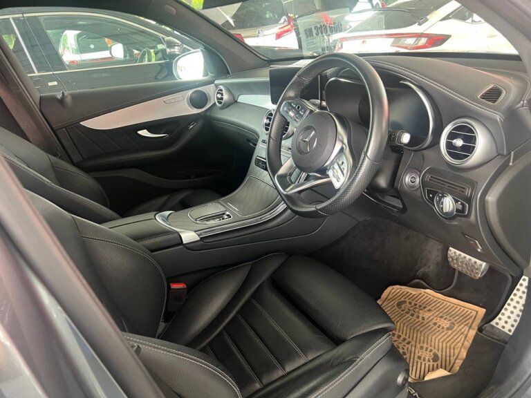 Mercedes-Benz GLC 300 Coupe 4MATIC AMG 2021 · TG-2013
