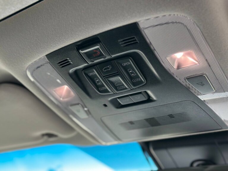 Toyota Alphard SC 2021 · TG-1742