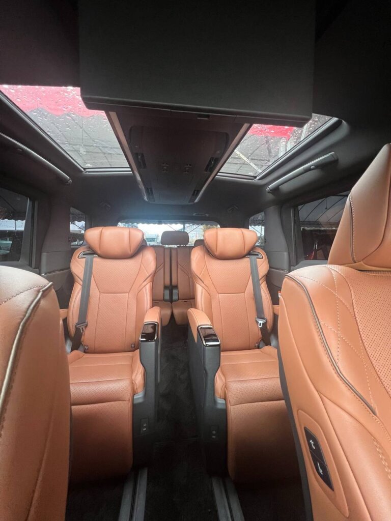 Toyota Vellfire Z PREMIER 2023 · TG-1905
