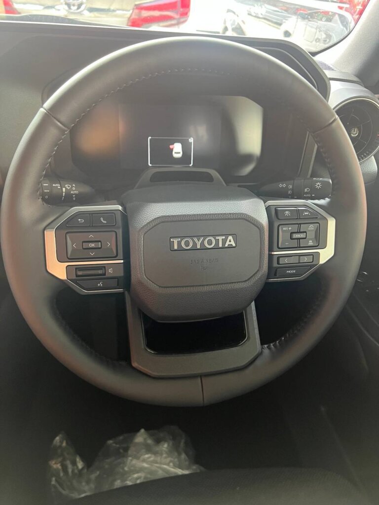 Toyota Land Cruiser 2025 · TG-1948