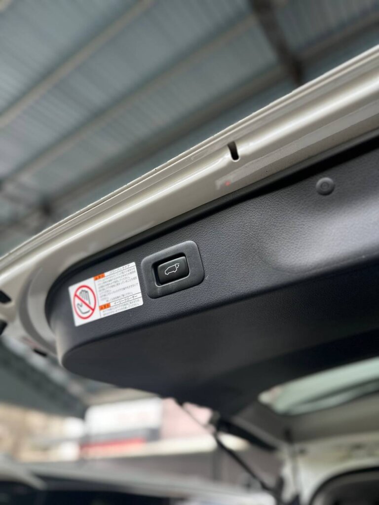 Toyota Alphard SC 2021 · 93180