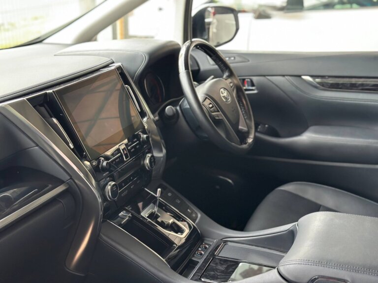 Toyota Alphard SC 2021 · TG-1742