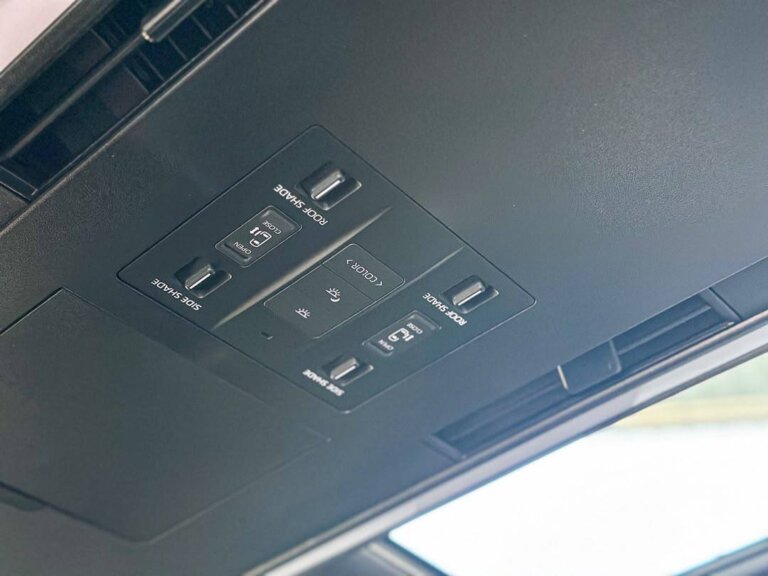 Toyota Alphard Z 2025 · 36155