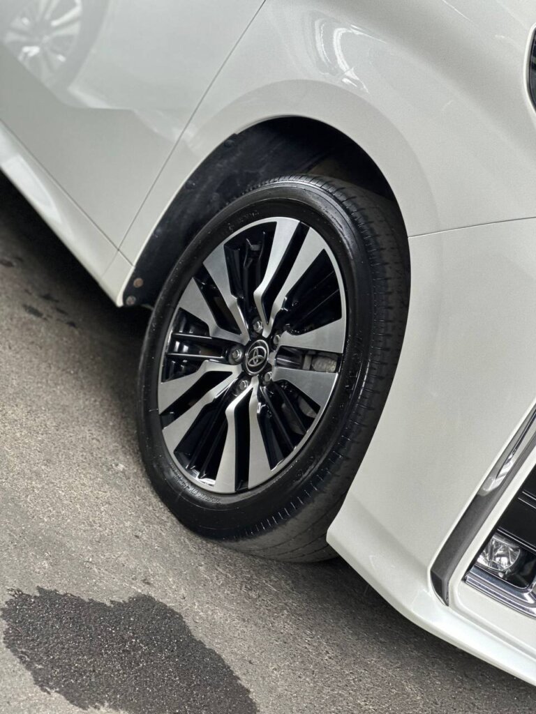 Toyota Alphard SC 2021 · 93180