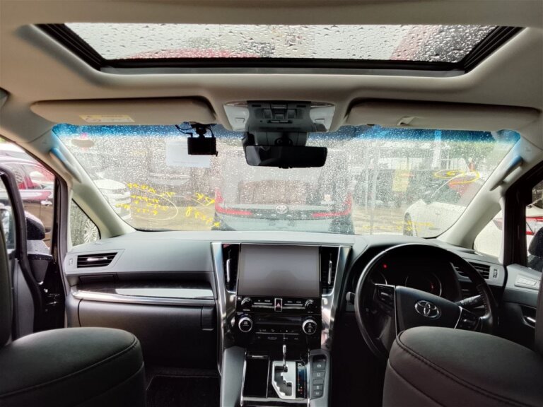 Toyota Alphard SC 2022 · TG-1820
