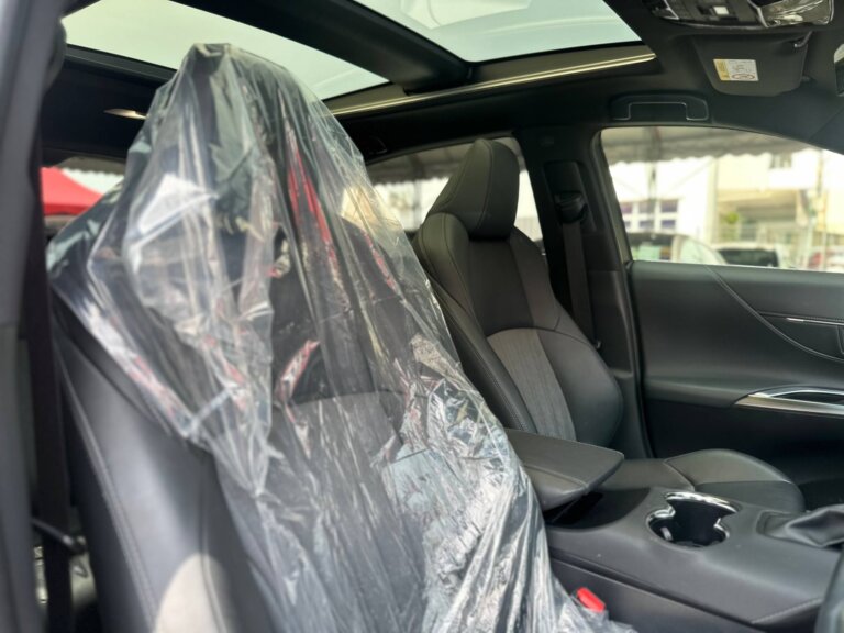 Toyota Harrier Z 2021 · TG-1572