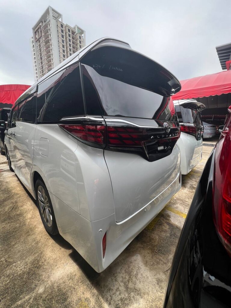 Toyota Alphard Z 2025 · TG-1883