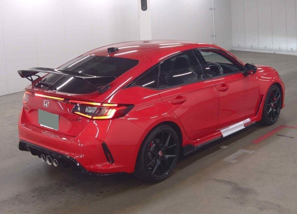 Honda Civic FL5 Type R 2.0 Turbo 2025 — pandangan belakang serong