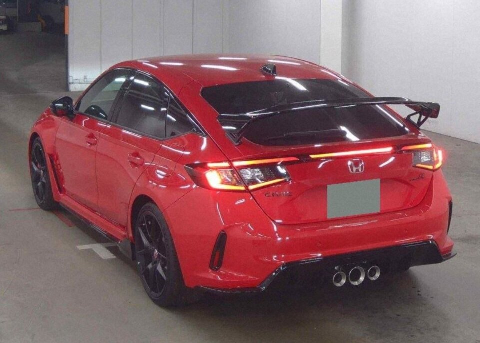 Honda Civic FL5 Type R 2.0 Turbo 2025 — pandangan belakang