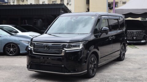 Honda Stepwagon — gambar utama