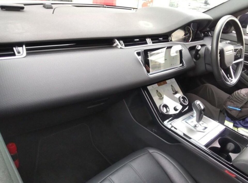 Land Rover Range Rover Evoque 2022 · Foto 2218 Land Rover Range Rover Evoque 2.0 S P200 2022 — dashboard dan konsol