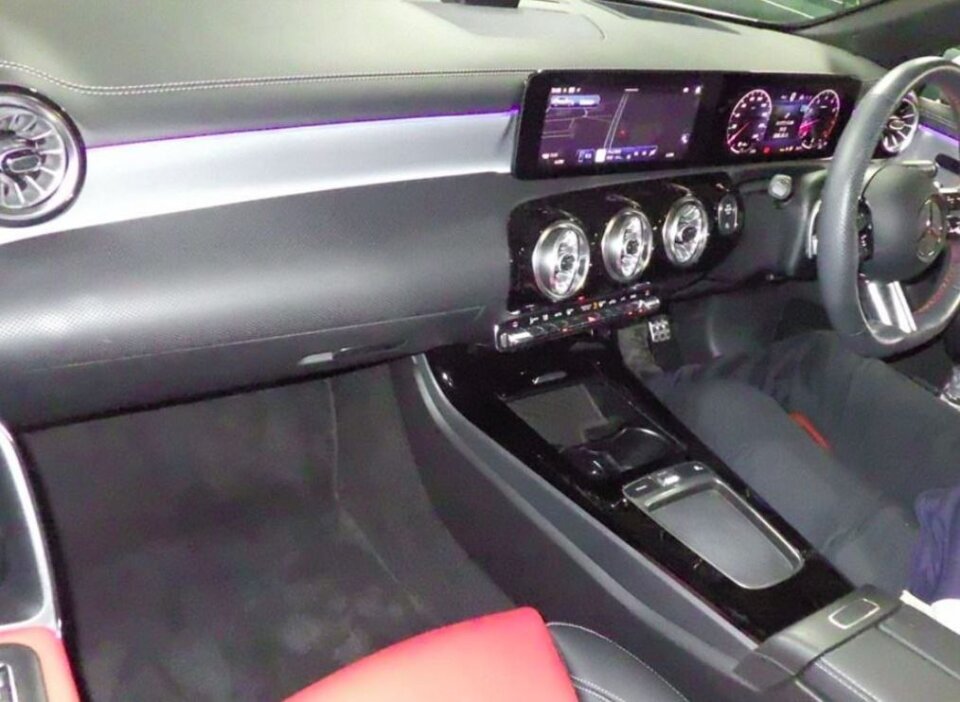 Mercedes-Benz A180 2023 · Foto 2198 Mercedes-Benz A180 AMG Sedan 2023 — dashboard dan konsol