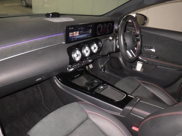 Mercedes-Benz A180 2023 · Foto 2211 Mercedes-Benz A180 AMG Hatchback 2023 — dashboard dan konsol