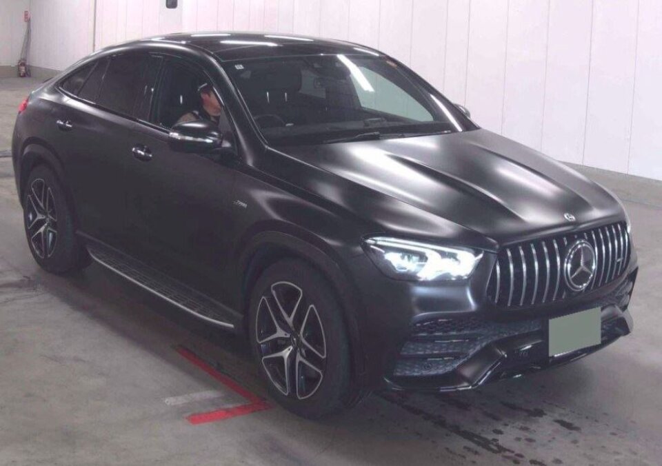 Mercedes-Benz GLE 53 AMG 4Matic 2022 — pandangan hadapan serong